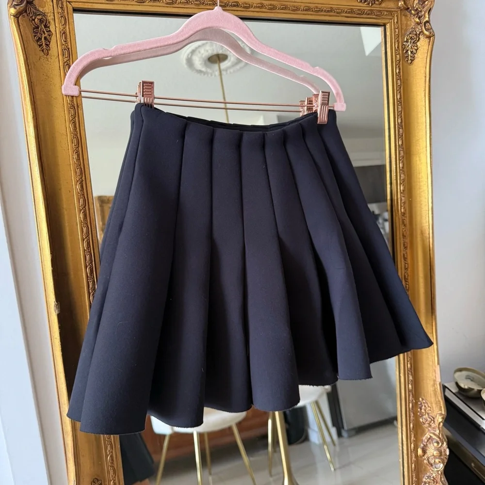 H&M Black Pleated Mini Skirt